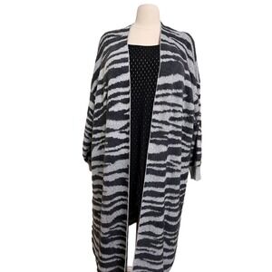 Plus Size Cardigan Duster with all over print